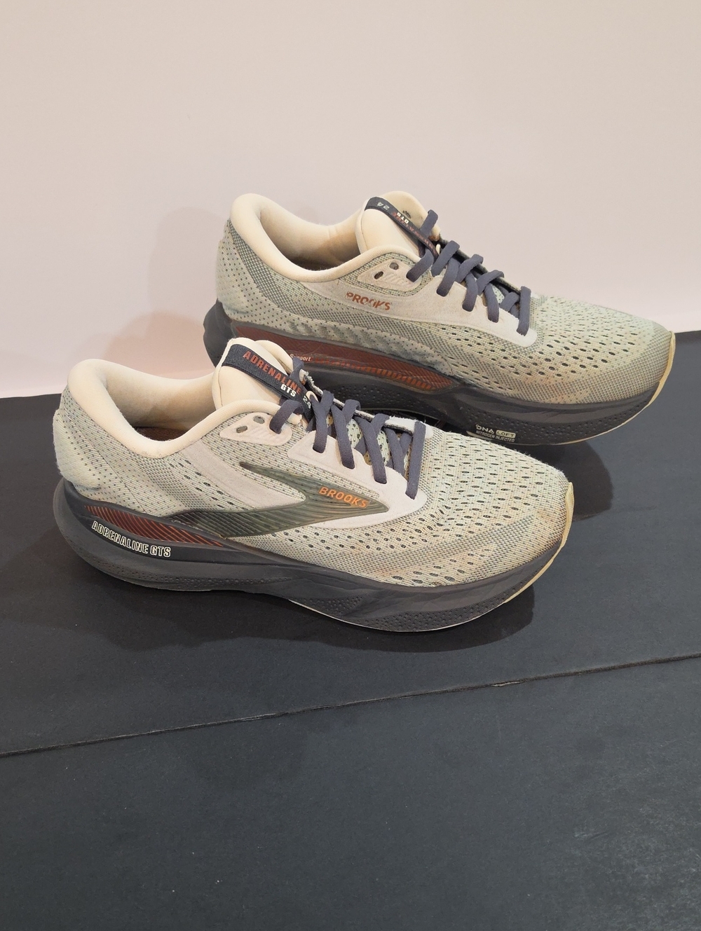 Brooks Adrenaline 24 GTS Women's Shoes - Sage Green Gray Accents Size 9